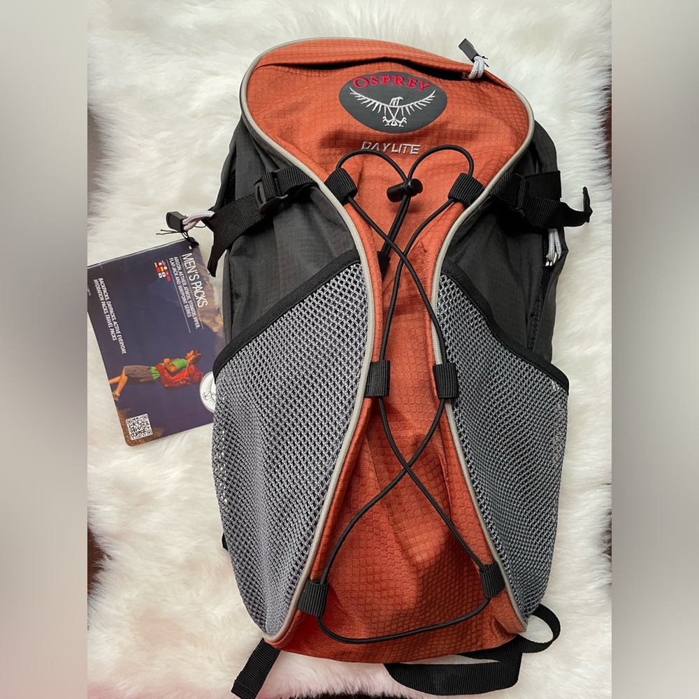 New! Osprey Daylite Backpack - Black and Orange - Picture 1 of 6